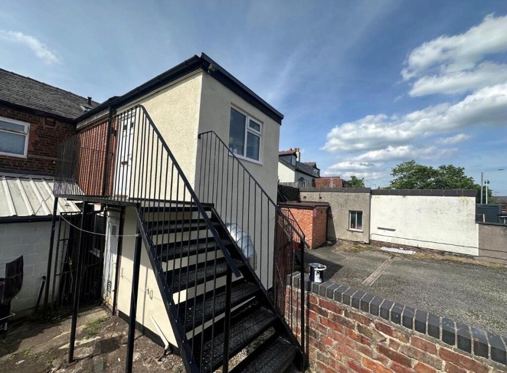2 bed Apartment for rent in Marple. From Ian Tonge Property Services Limited - Hazel Grove 2 bed Apartment for rent in Marple. From Ian Tonge Property Services Limited - Hazel Grove