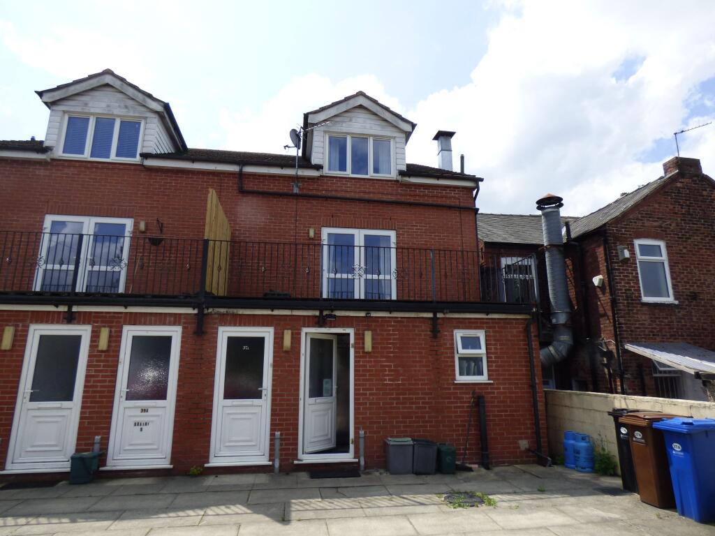 2 bed Apartment for rent in High Lane. From Ian Tonge Property Services Limited - Hazel Grove