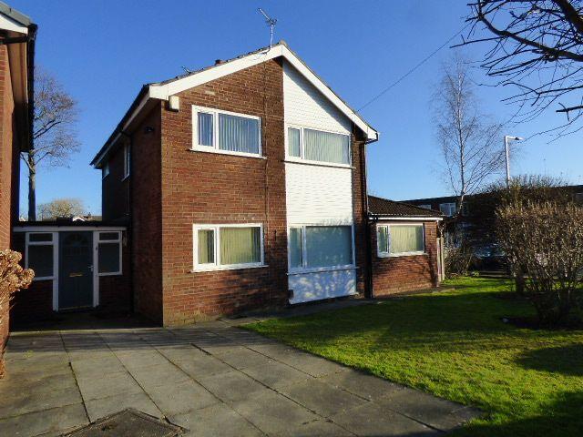 6 bed Detached for rent in Hazel Grove. From Ian Tonge Property Services Limited - Hazel Grove