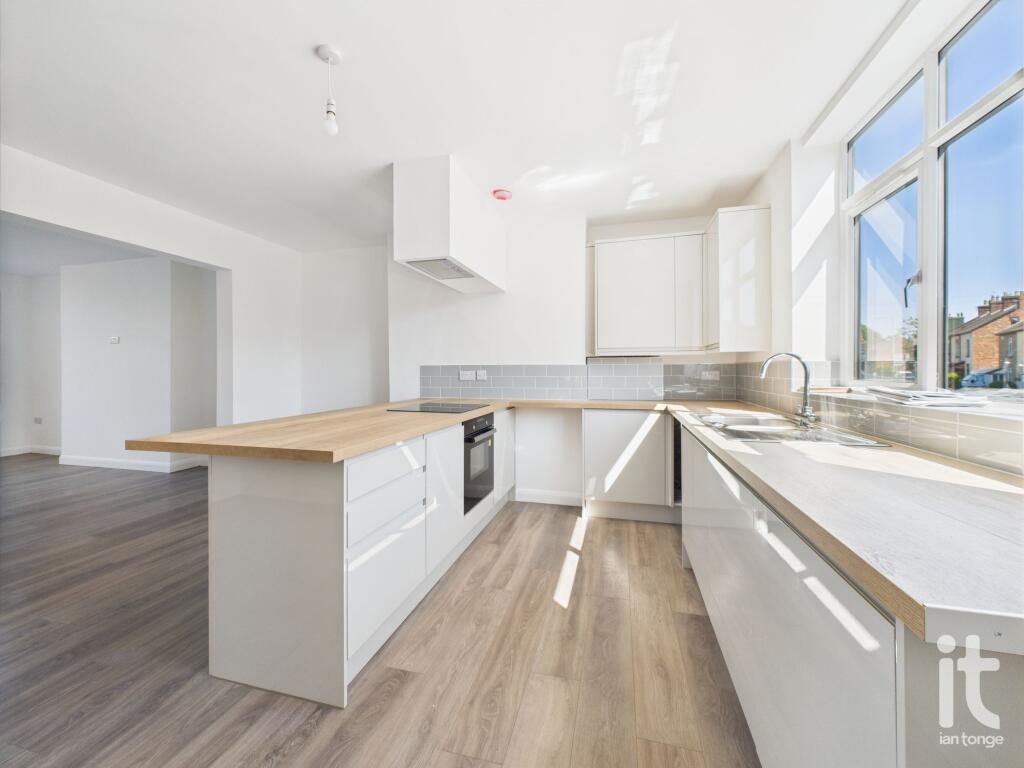 2 bed Apartment for rent in Stockport. From Ian Tonge Property Services Limited - Hazel Grove 2 bed Apartment for rent in Stockport. From Ian Tonge Property Services Limited - Hazel Grove