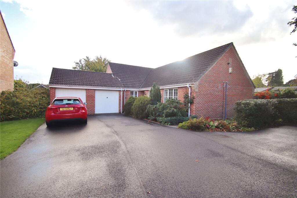 3 bed Bungalow for rent in Verwood. From Irving & Sons - Verwood