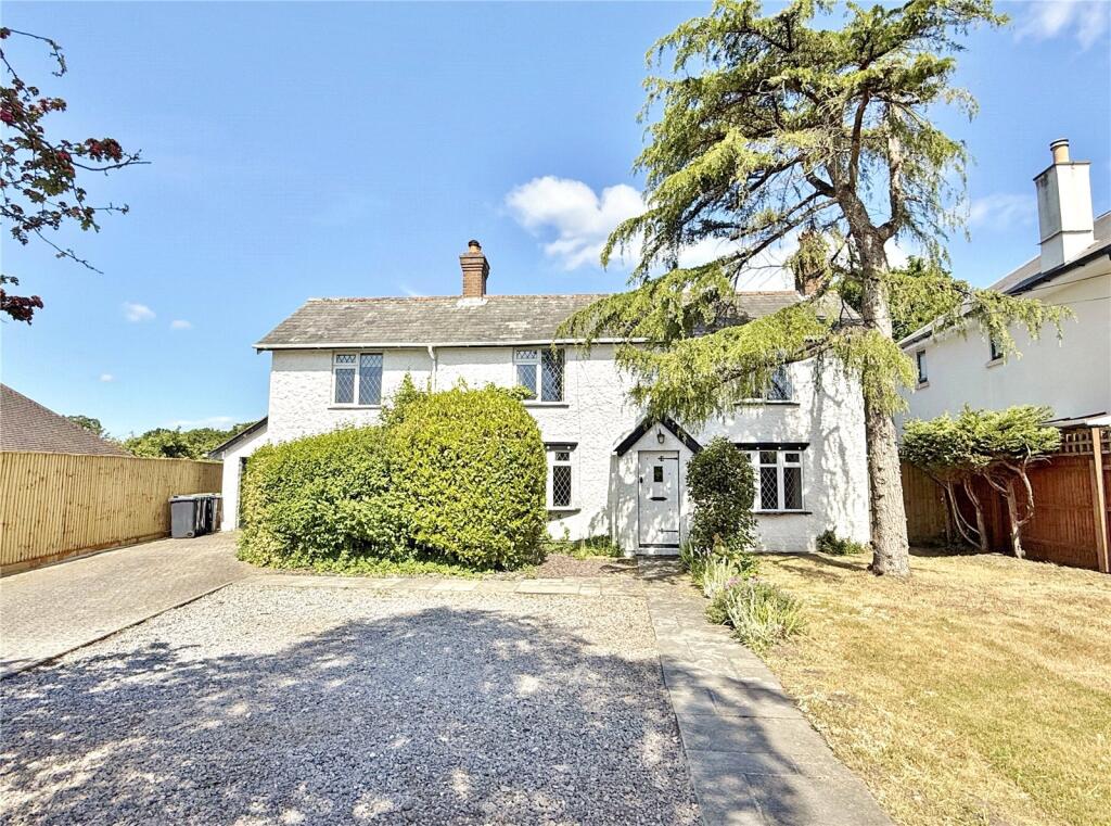 4 bed Detached for rent in Verwood. From Irving & Sons - Verwood 4 bed Detached for rent in Verwood. From Irving & Sons - Verwood