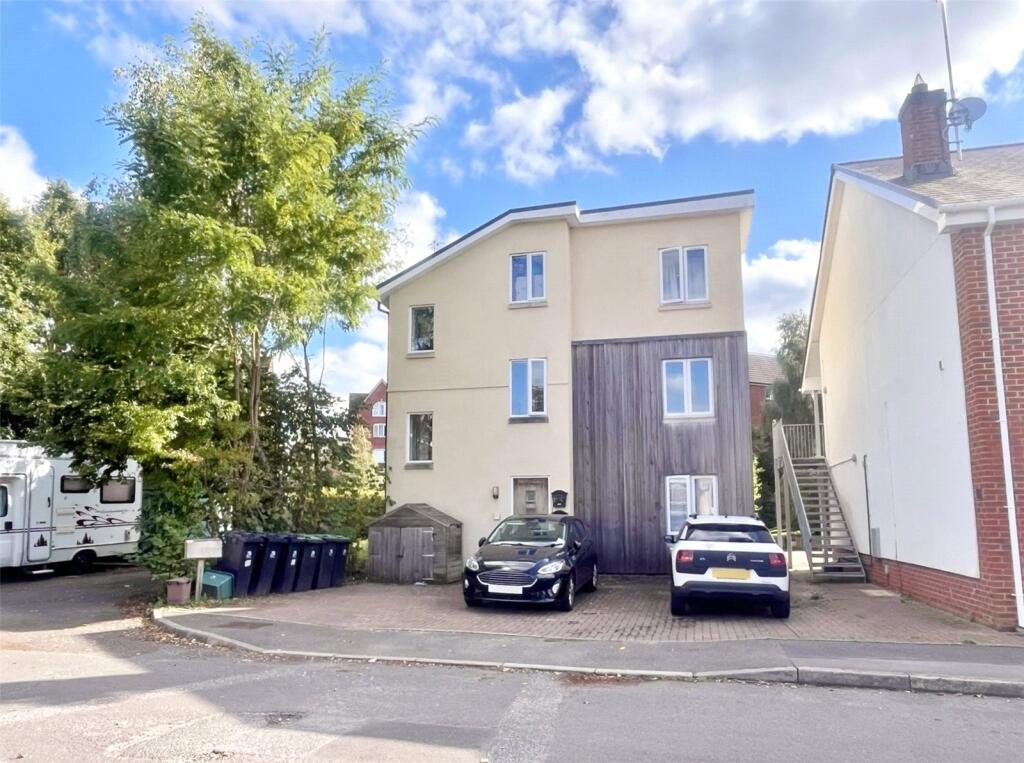 2 bed Apartment for rent in Verwood. From Irving & Sons - Verwood