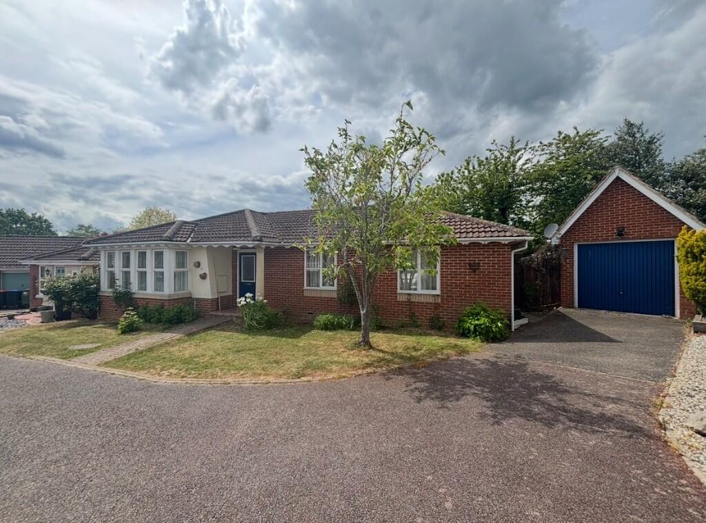 3 bed Detached bungalow for rent in Halstead. From Independent Property Services - Chelmsford 3 bed Detached bungalow for rent in Halstead. From Independent Property Services - Chelmsford