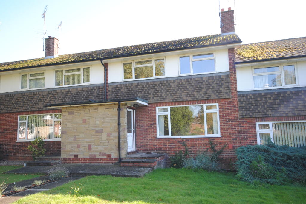 3 bed Mid Terraced House for rent in Writtle. From Independent Property Services - Chelmsford
