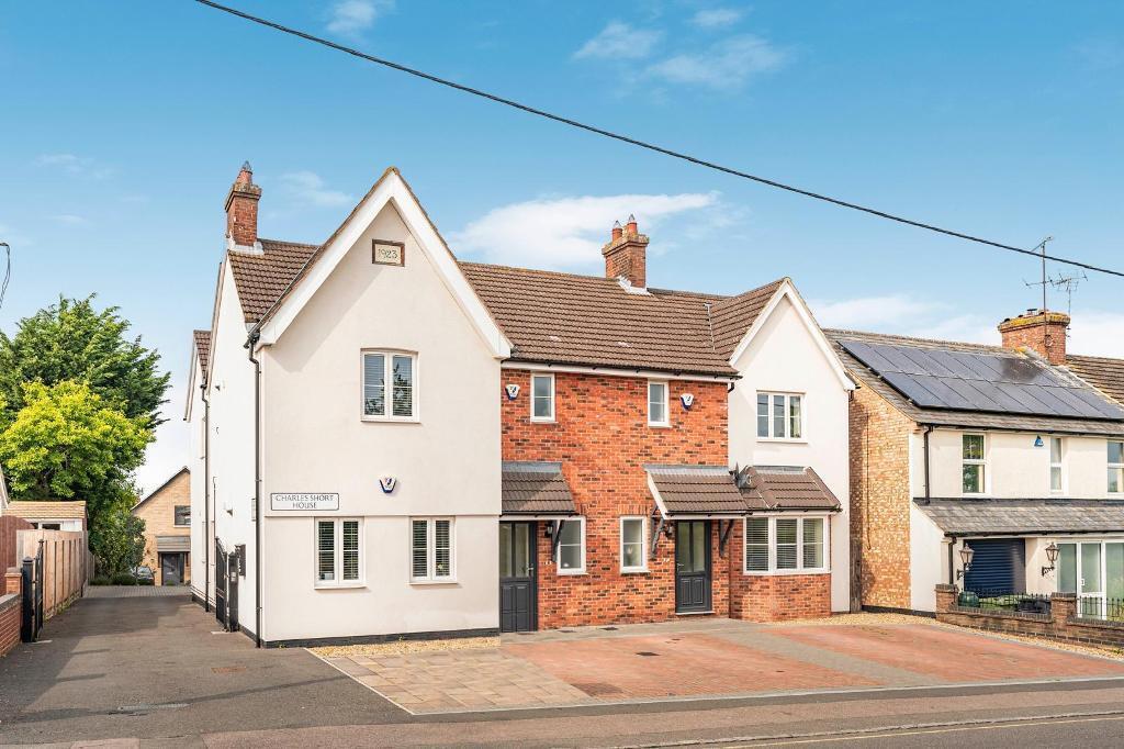 2 bed Apartment for rent in Greenfield. From Indigo Residential - Barton Road