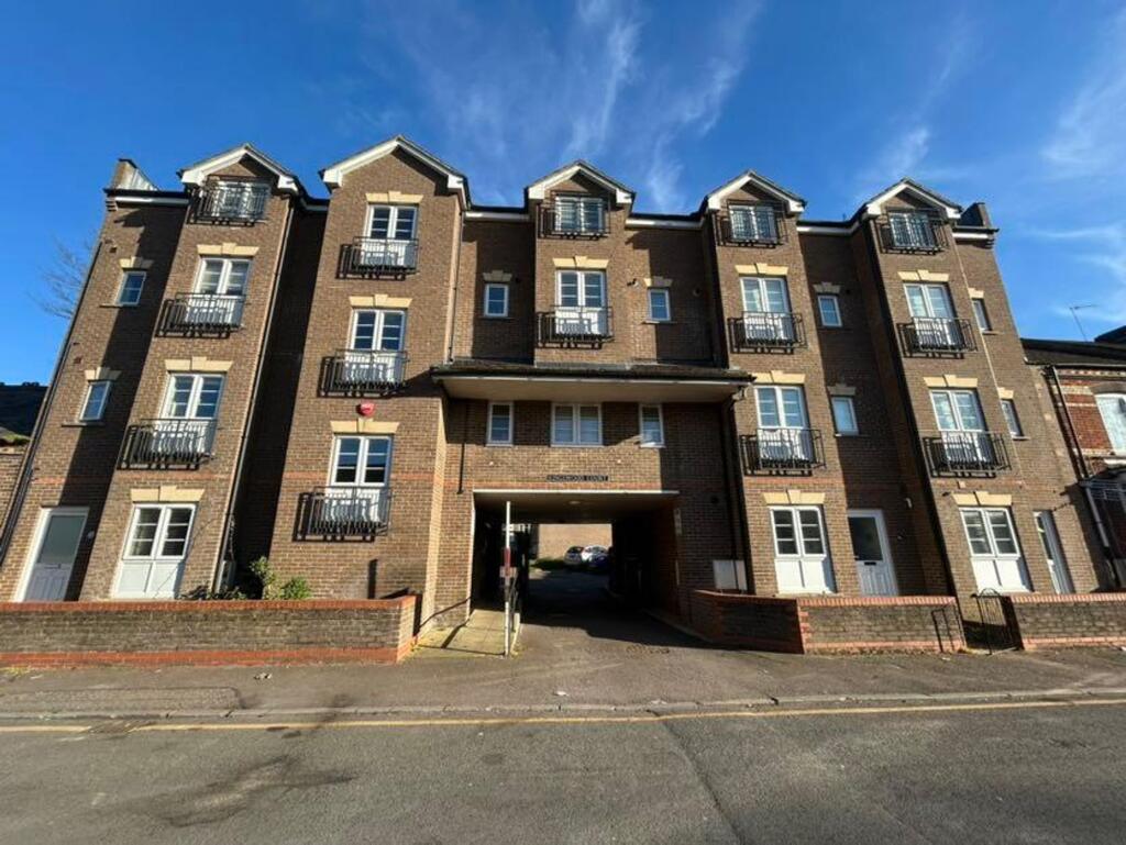 1 bed 1st Floor Flat for rent in Pepperstock. From Indigo Residential - Barton Road 1 bed 1st Floor Flat for rent in Pepperstock. From Indigo Residential - Barton Road