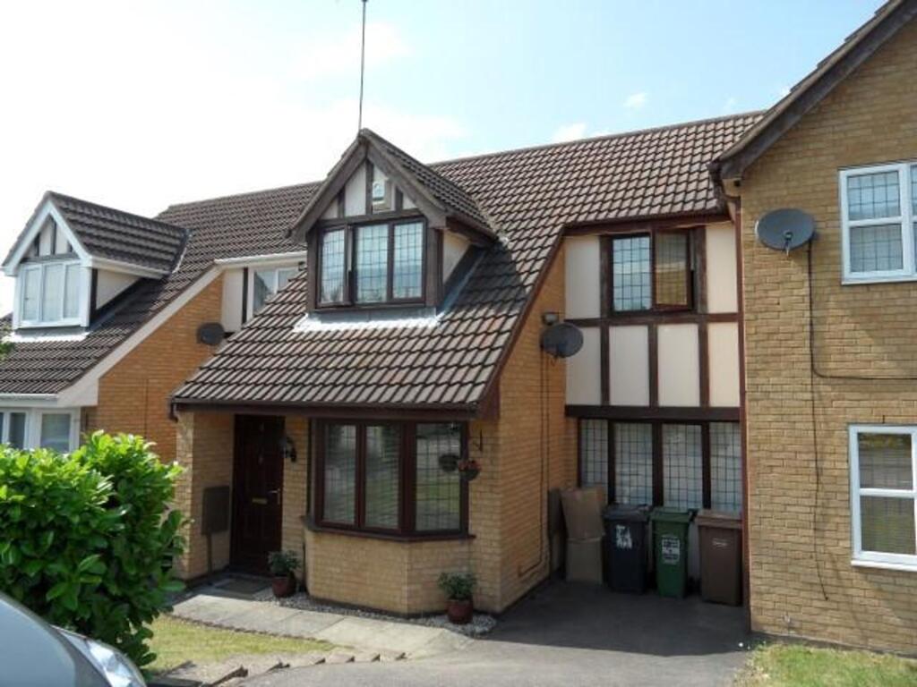 3 bed Mid Terraced House for rent in Luton. From Indigo Residential - Barton Road