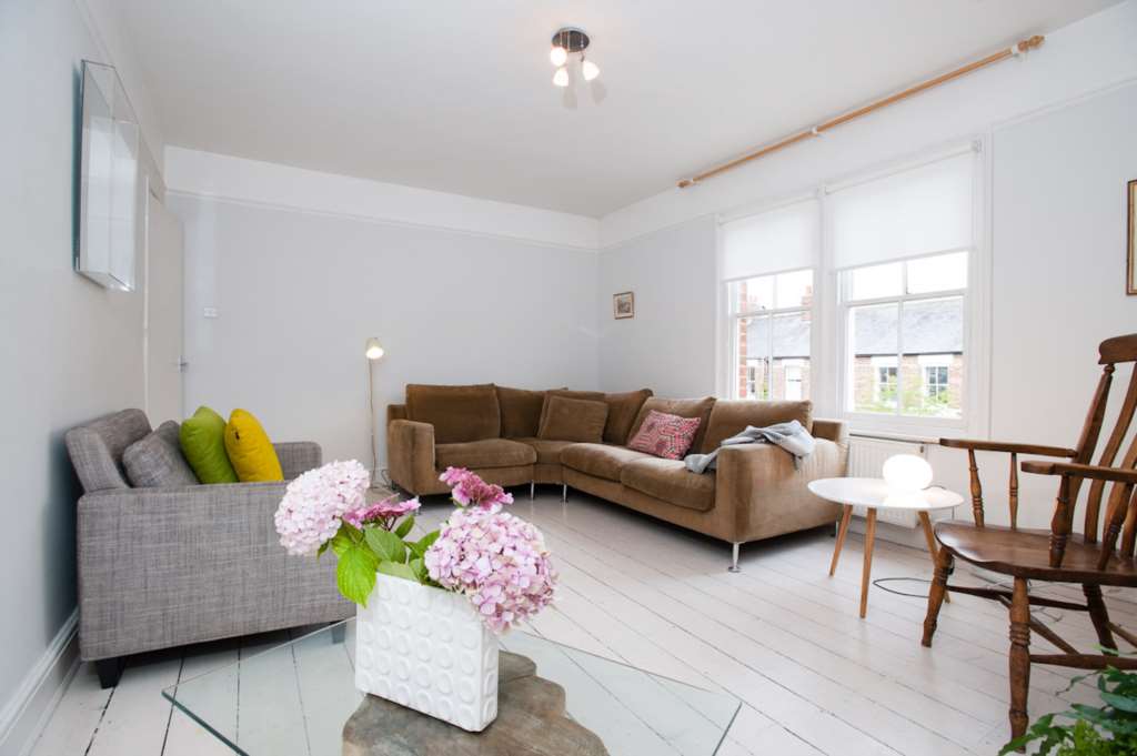 4 bed Town House for rent in Oxford. From James C Penny Estate Agents - Central North Oxford