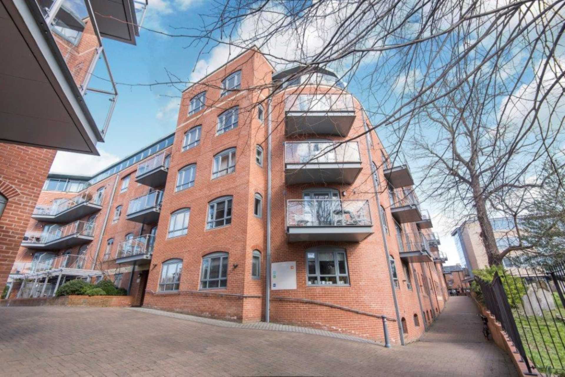 3 bed 1st Floor Flat for rent in Oxford. From James C Penny Estate Agents - Central North Oxford 3 bed 1st Floor Flat for rent in Oxford. From James C Penny Estate Agents - Central North Oxford
