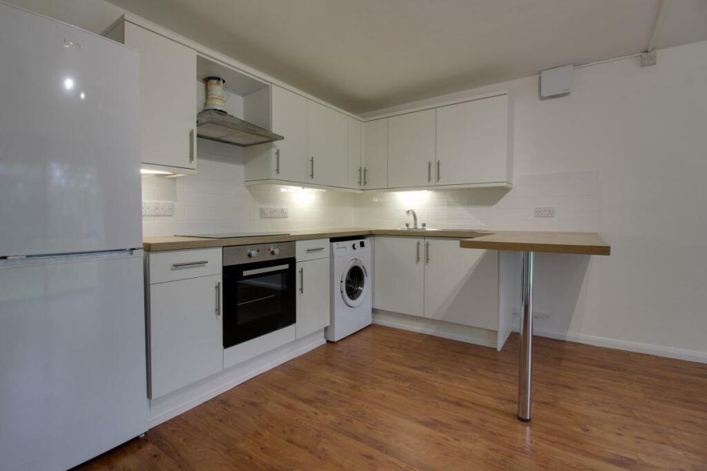 1 bed House (unspecified) for rent in Crews Hill. From james hayward ltd - enfield