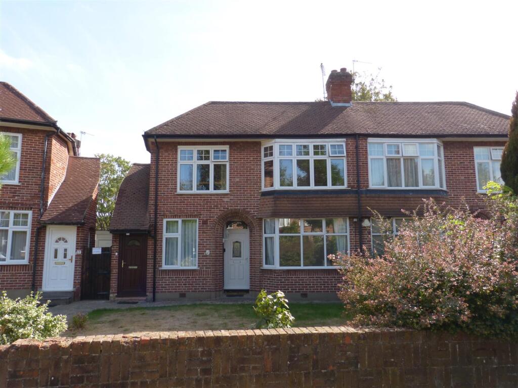 2 bed 1st Floor Flat for rent in Crews Hill. From James Hayward - Enfield 2 bed 1st Floor Flat for rent in Crews Hill. From James Hayward - Enfield
