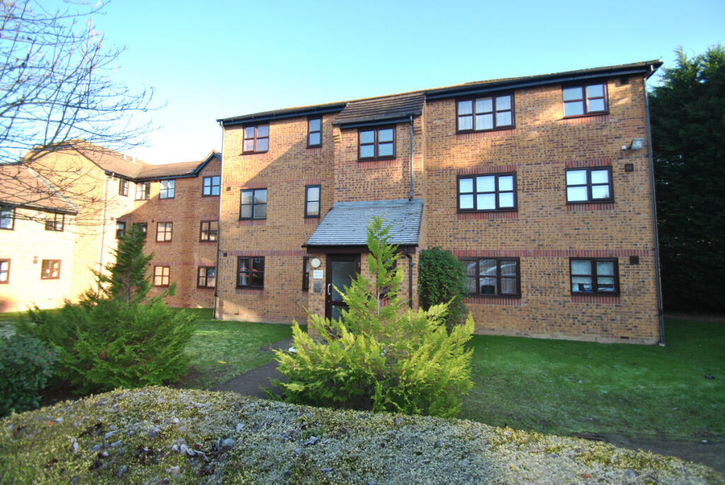 1 bed 1st Floor Flat for rent in Letchworth. From Isabelle Estates Ltd - Letchworth Garden City