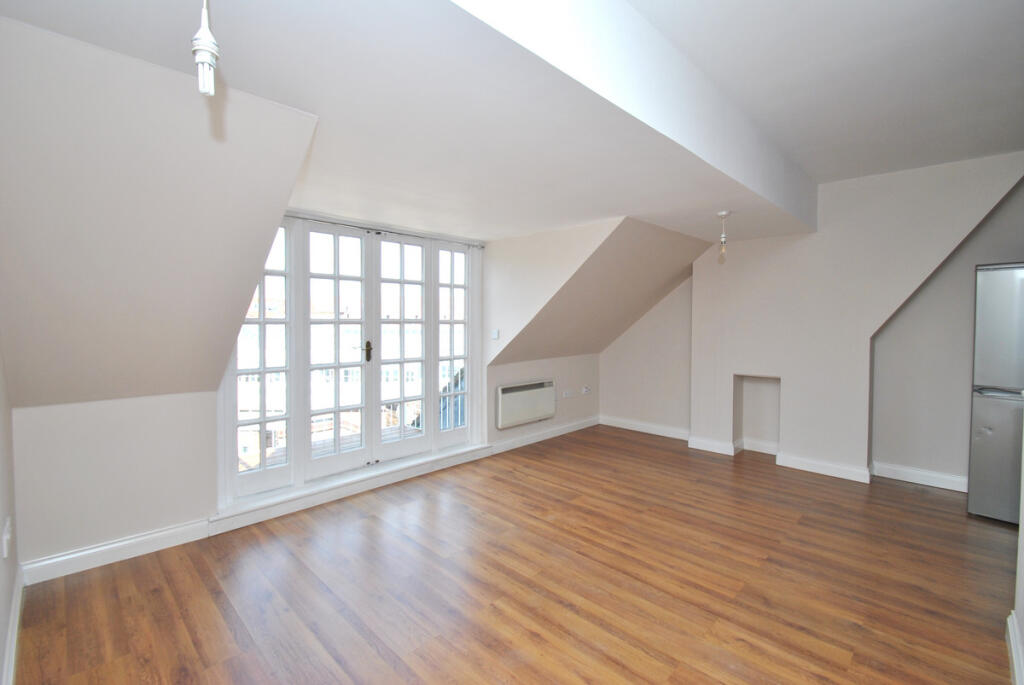 1 bed Apartment for rent in Letchworth. From Isabelle Estates Ltd - Letchworth Garden City 1 bed Apartment for rent in Letchworth. From Isabelle Estates Ltd - Letchworth Garden City