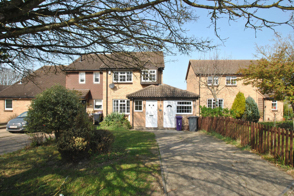 3 bed Semi Detached for rent in Letchworth. From Isabelle Estates Ltd - Letchworth Garden City 3 bed Semi Detached for rent in Letchworth. From Isabelle Estates Ltd - Letchworth Garden City