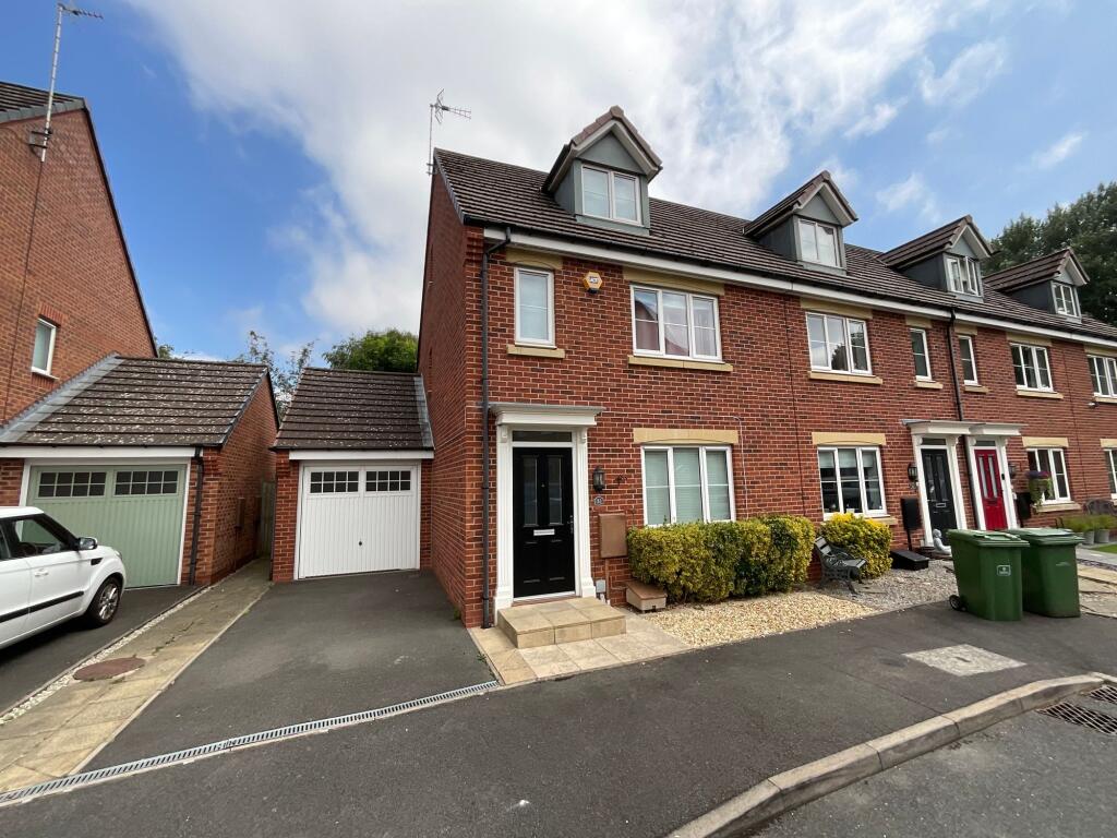 4 bed End of Terrace for rent in Stone. From James Du Pavey - Eccleshall 4 bed End of Terrace for rent in Stone. From James Du Pavey - Eccleshall