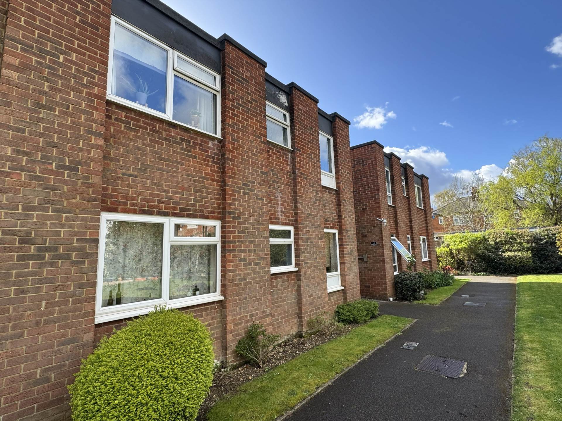 2 bed 1st Floor Flat for rent in Reading. From Reading Estate Agent