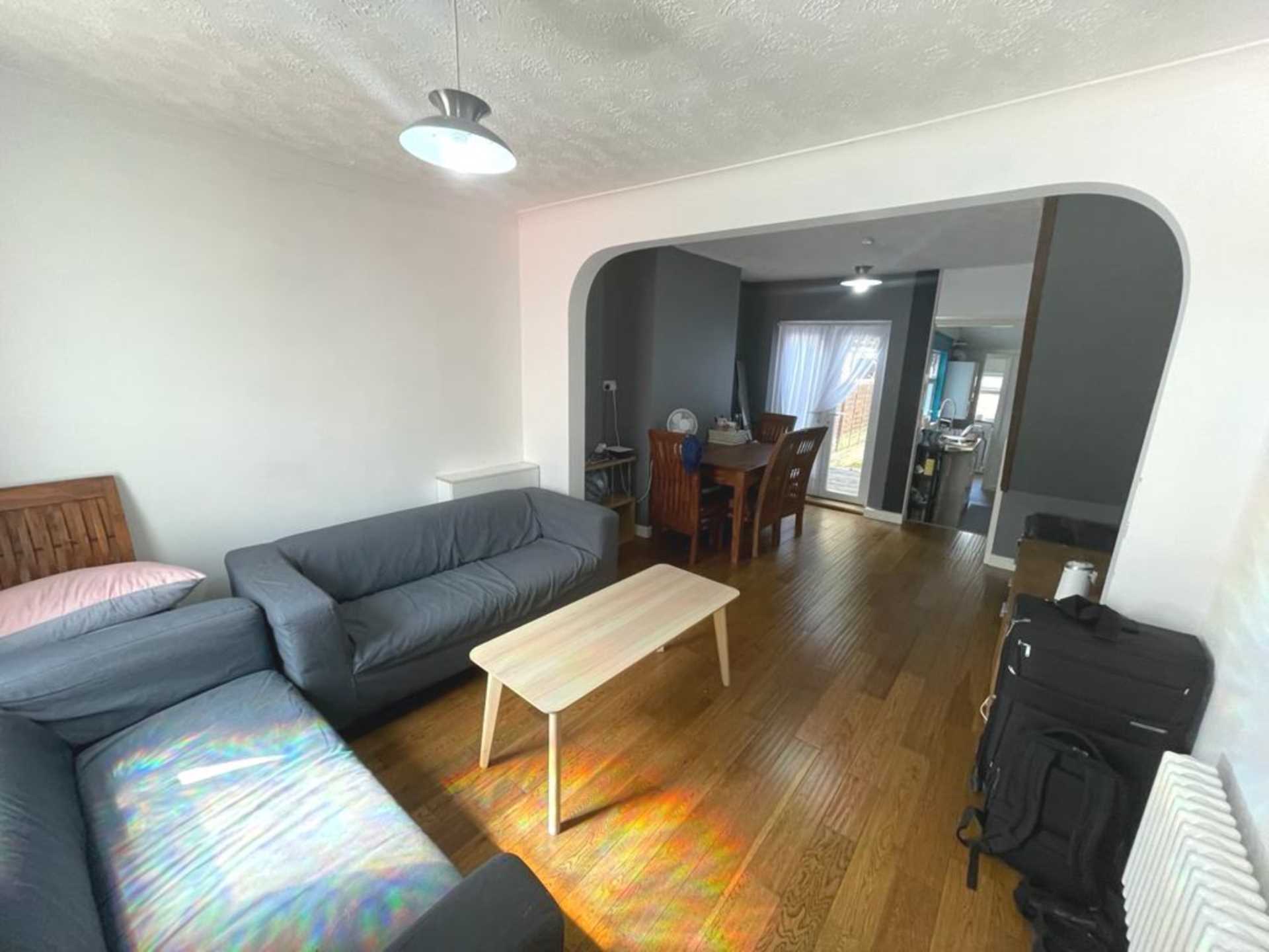 2 bed Mid Terraced House for rent in Reading. From Reading Estate Agent