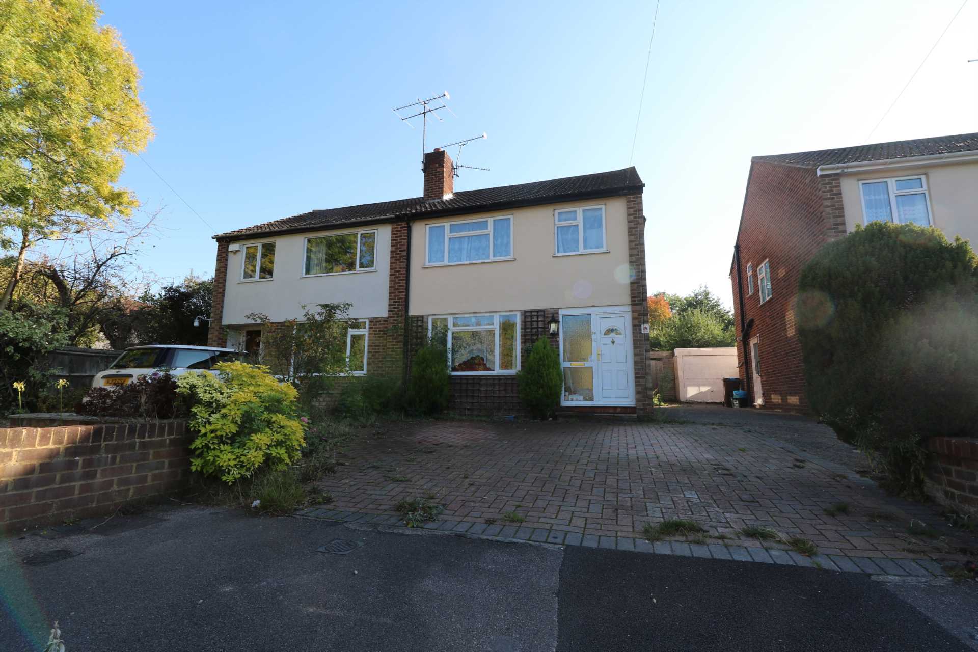 4 bed Semi Detached for rent in Woodley. From Reading Estate Agent 4 bed Semi Detached for rent in Woodley. From Reading Estate Agent