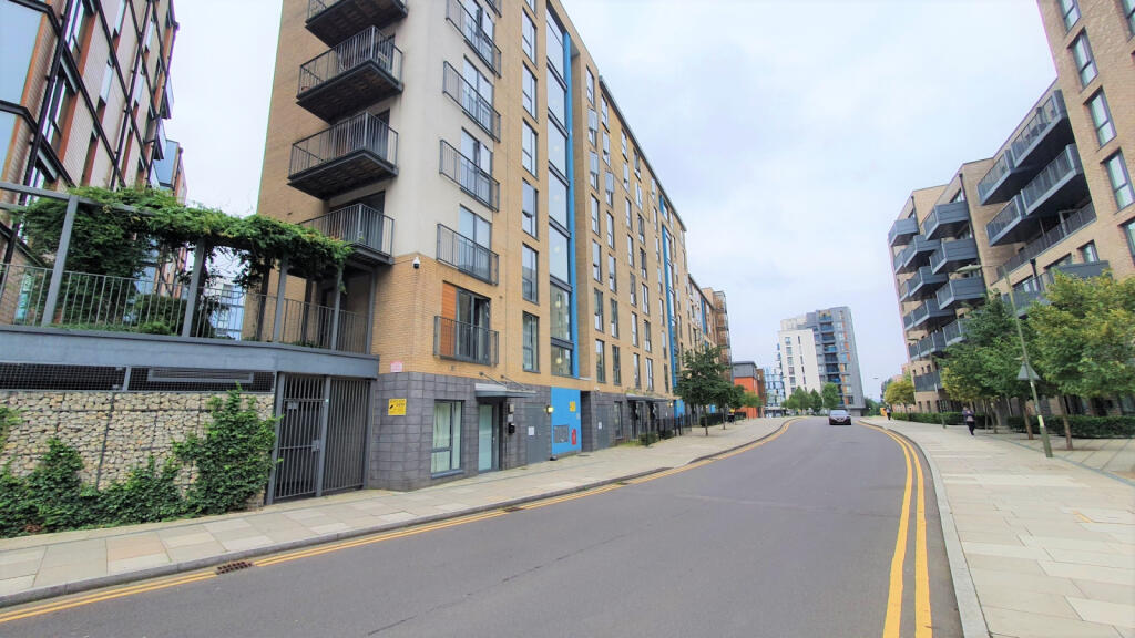 1 bed 1st Floor Flat for rent in Hendon. From Warren Bradley Estates