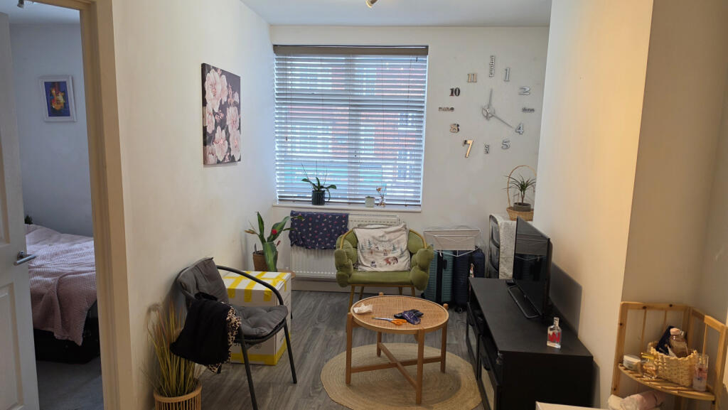 1 bed 1st Floor Flat for rent in Hendon. From Warren Bradley Estates