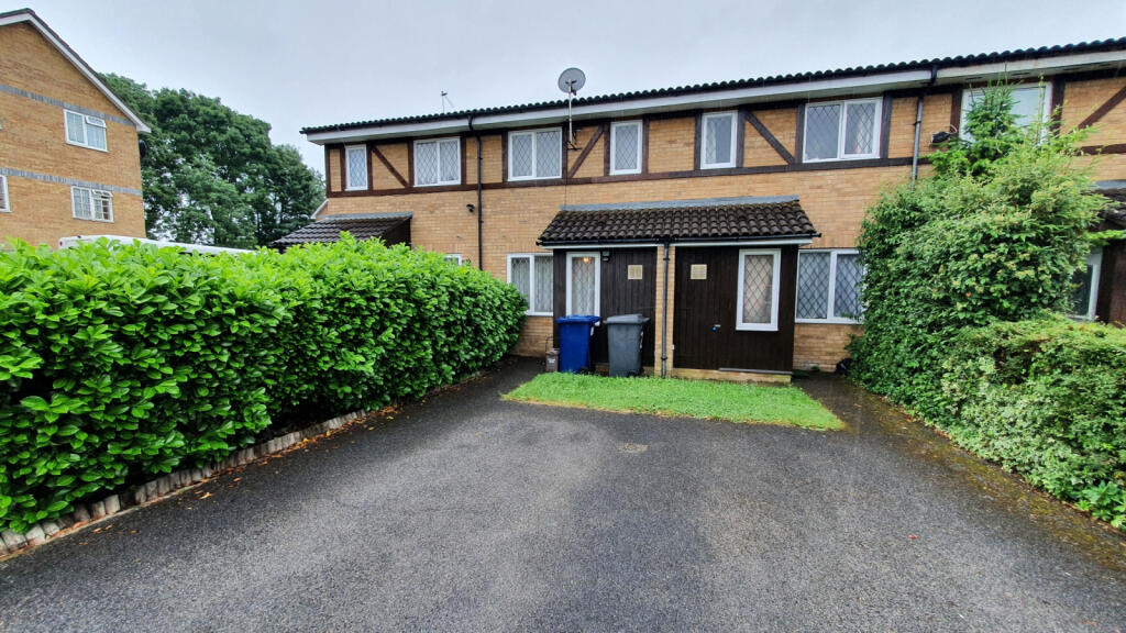 1 bed Mid Terraced House for rent in Hendon. From Warren Bradley Estates