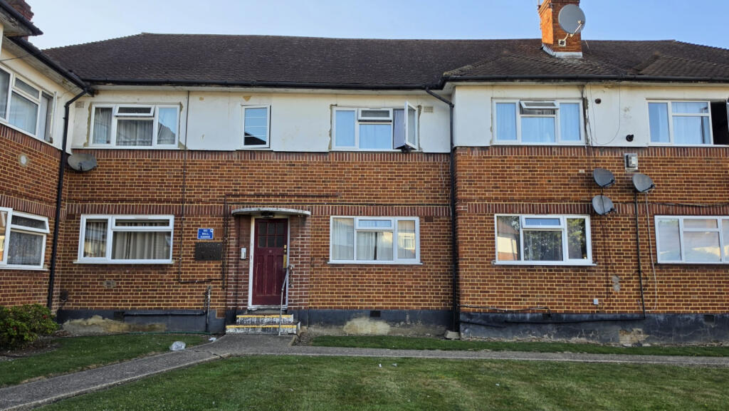 2 bed 1st Floor Flat for rent in Wembley. From Warren Bradley Estates 2 bed 1st Floor Flat for rent in Wembley. From Warren Bradley Estates