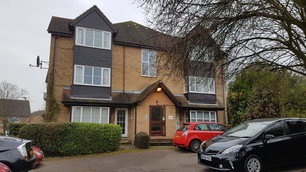 0 bed Studio for rent in Hendon. From Warren Bradley Estates