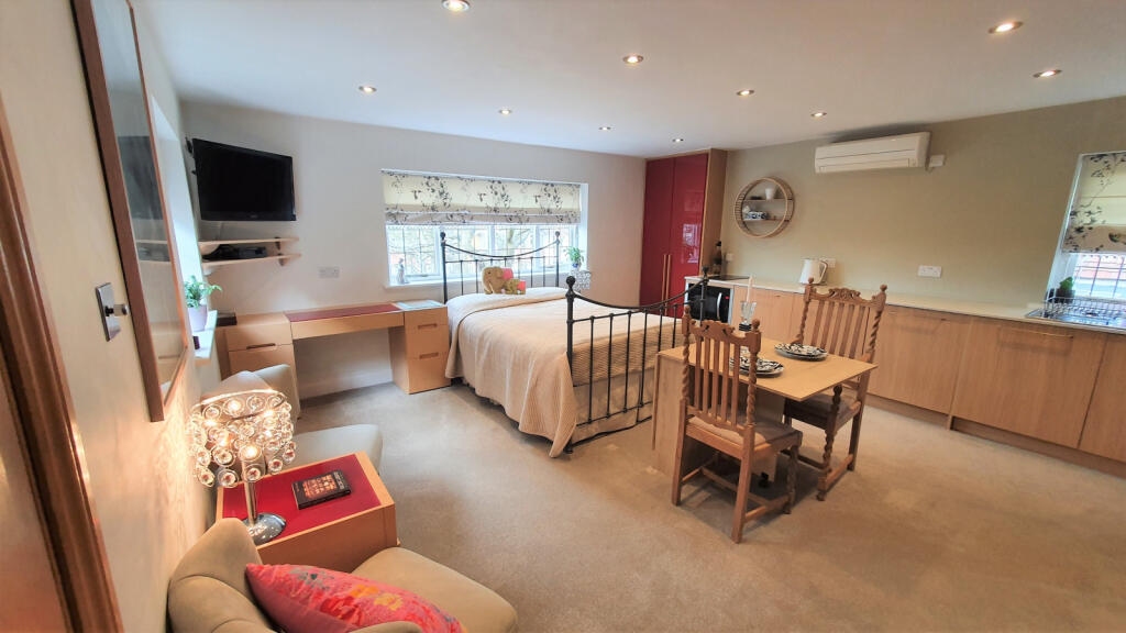 0 bed Studio for rent in Hendon. From Warren Bradley Estates