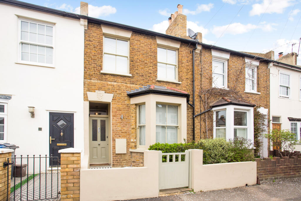 3 bed Detached House for rent in Wimbledon. From John D Wood & Co - Wimbledon