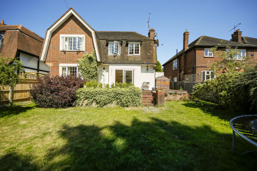 5 bed Detached House for rent in Wimbledon. From John D Wood & Co - Wimbledon