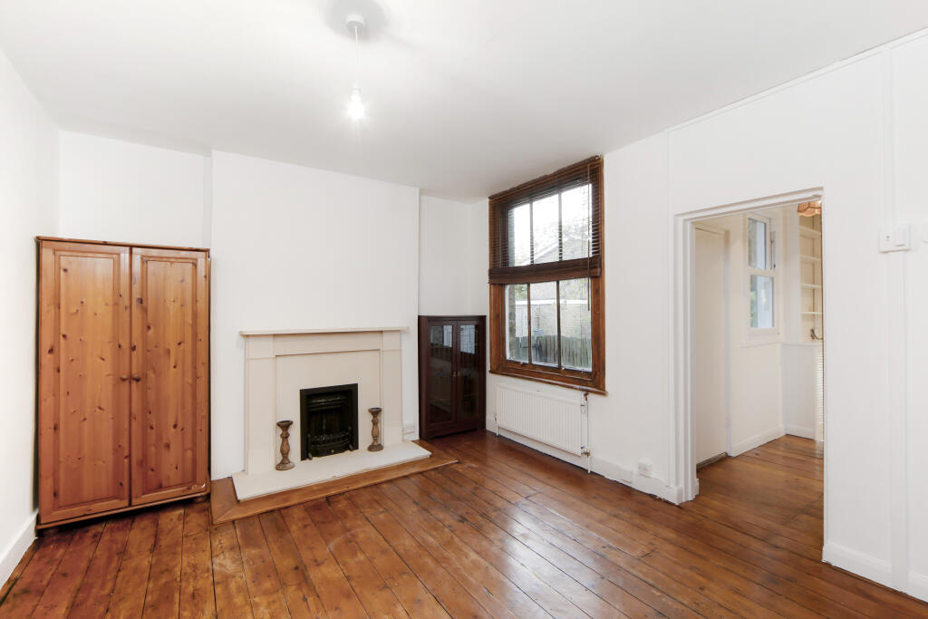 1 bed 1st Floor Flat for rent in London. From John D Wood & Co. Sales - Wimbledon Village