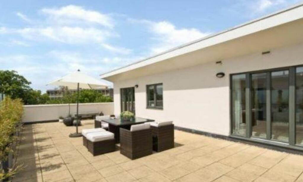 2 bed 1st Floor Flat for rent in Putney. From John D Wood & Co. Sales - Wimbledon Village 2 bed 1st Floor Flat for rent in Putney. From John D Wood & Co. Sales - Wimbledon Village