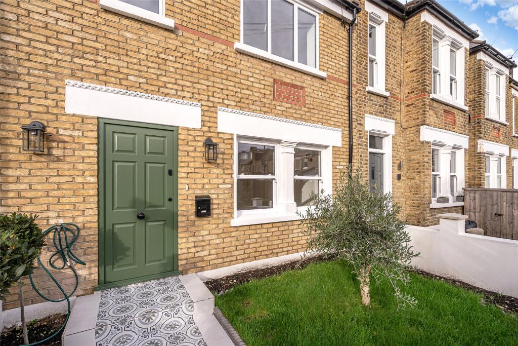4 bed End of Terrace for rent in London. From John D Wood & Co. Sales - Wimbledon Village