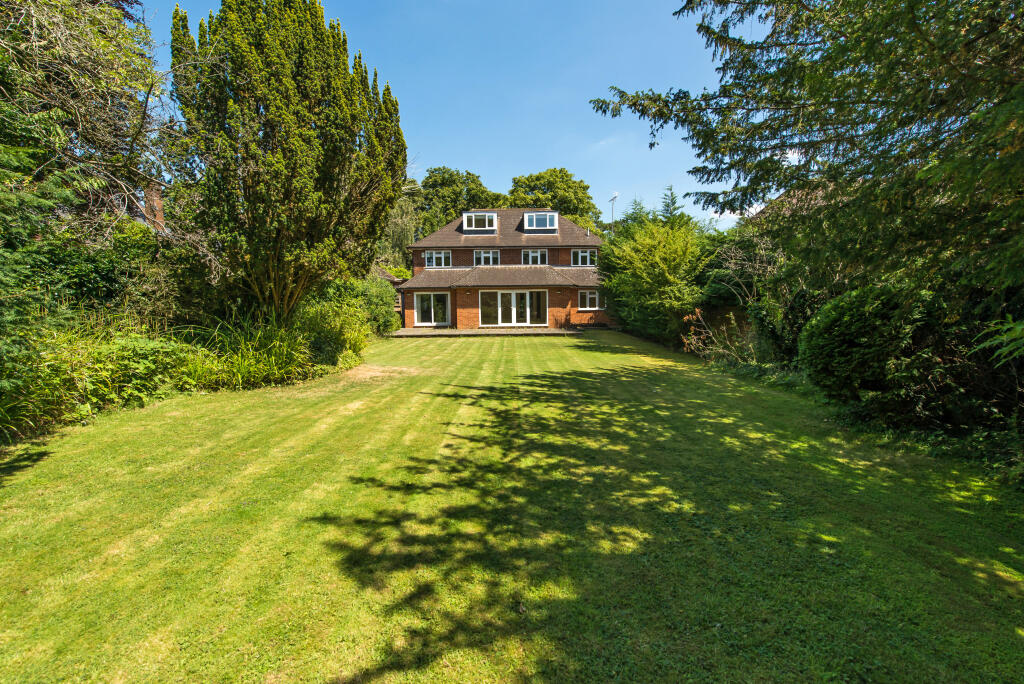 6 bed Detached for rent in New Malden. From John D Wood & Co. Sales - Wimbledon Village