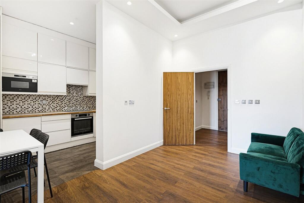 1 bed 1st Floor Flat for rent in Wimbledon. From John D Wood & Co. Sales - Wimbledon Village