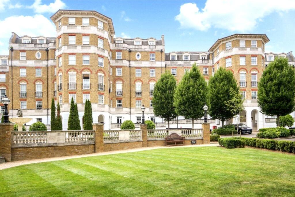 2 bed 1st Floor Flat for rent in London. From John D Wood & Co. Sales - Wimbledon Village