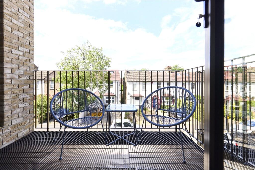 1 bed 1st Floor Flat for rent in Merton. From John D Wood & Co. Sales - Wimbledon Village