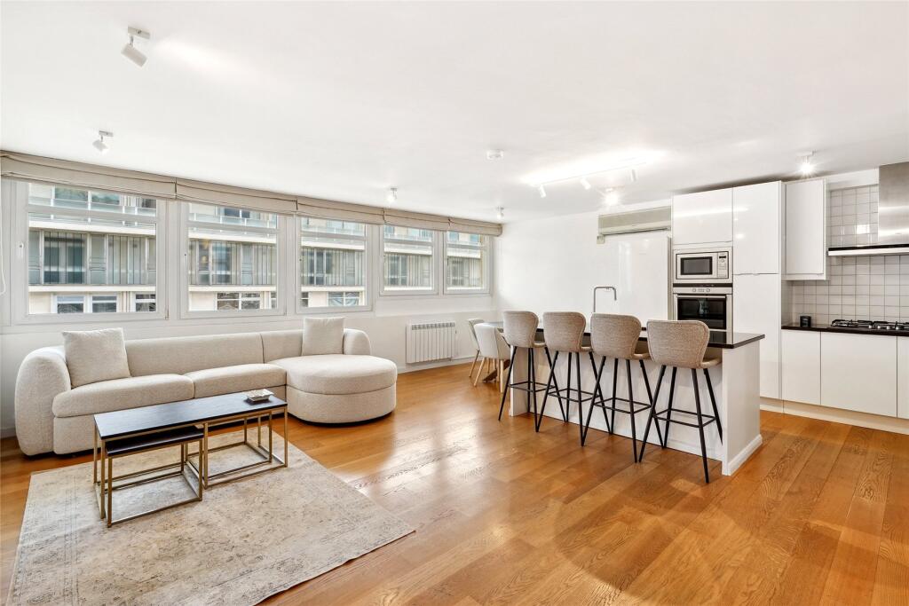 3 bed 1st Floor Flat for rent in Chelsea. From John D Wood & Co. Sales - Chelsea Green