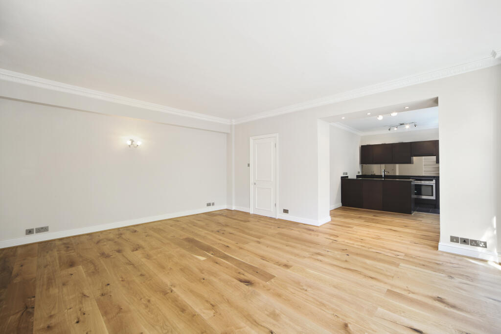 3 bed 1st Floor Flat for rent in London. From John D Wood & Co. Sales - Chelsea Green