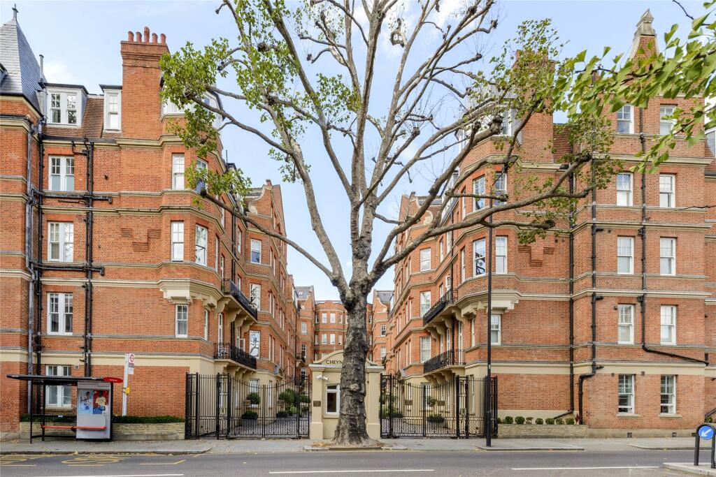 4 bed 1st Floor Flat for rent in London. From John D Wood & Co. Sales - Chelsea Green
