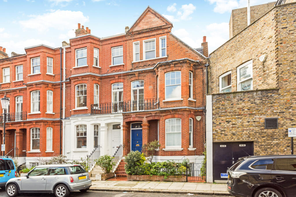 2 bed 1st Floor Flat for rent in Chelsea. From John D Wood & Co. Sales - Chelsea Green
