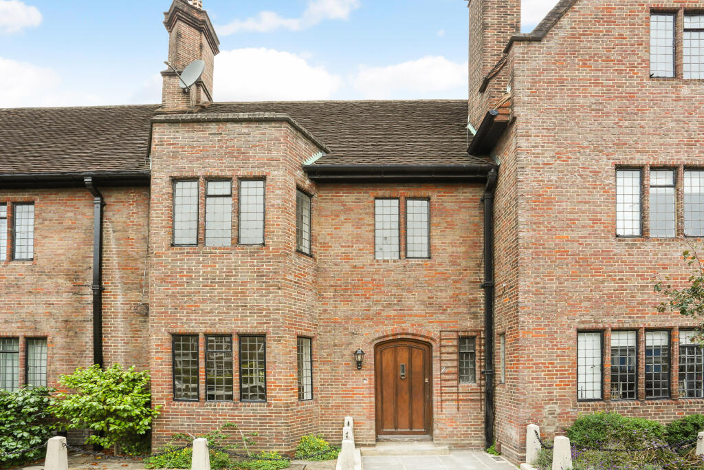 3 bed Mid Terraced House for rent in Chelsea. From John D Wood & Co. Sales - Chelsea Green