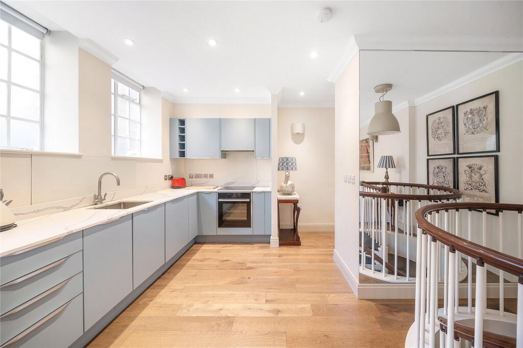 2 bed 1st Floor Flat for rent in London. From John D Wood & Co. Sales - Chelsea Green