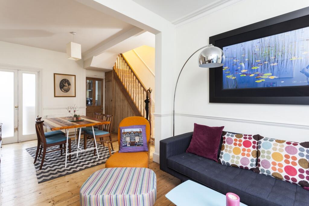 2 bed Detached House for rent in Battersea. From John D Wood & Co - Battersea