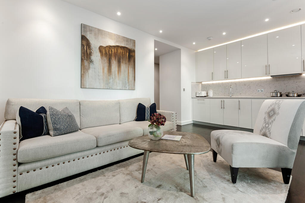 2 bed 1st Floor Flat for rent in London. From John D Wood & Co. Sales - Battersea