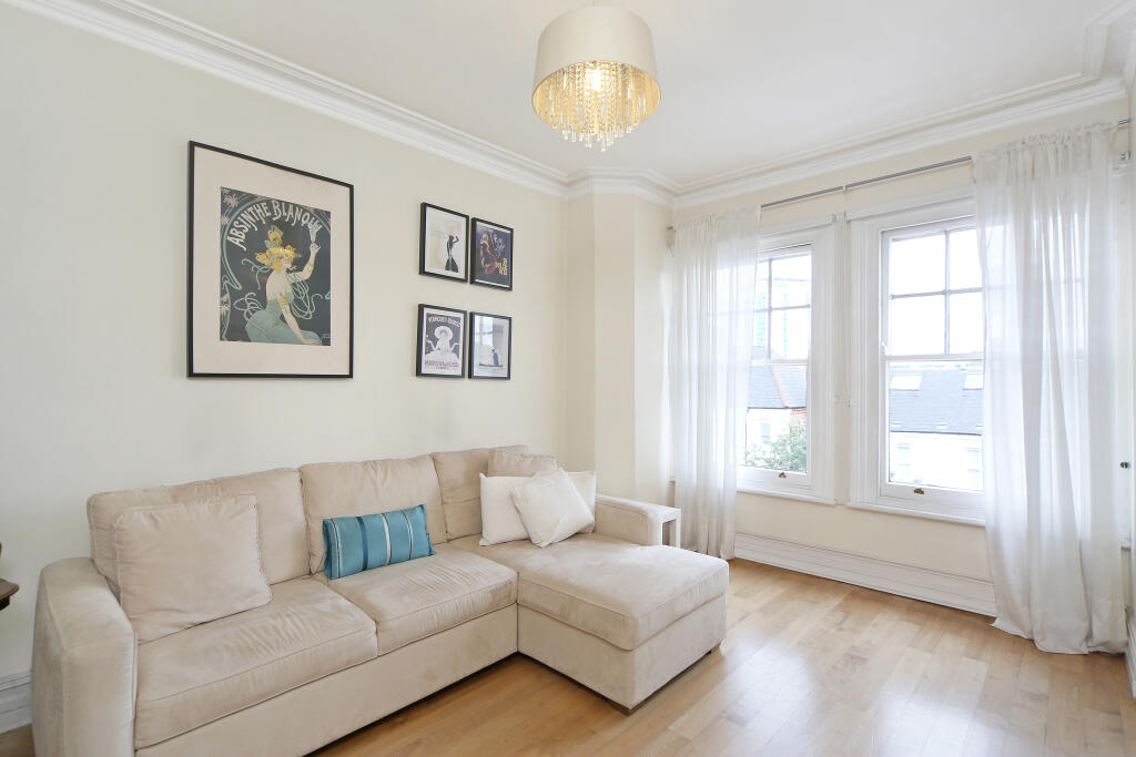 2 bed 1st Floor Flat for rent in London. From John D Wood & Co. Sales - Battersea