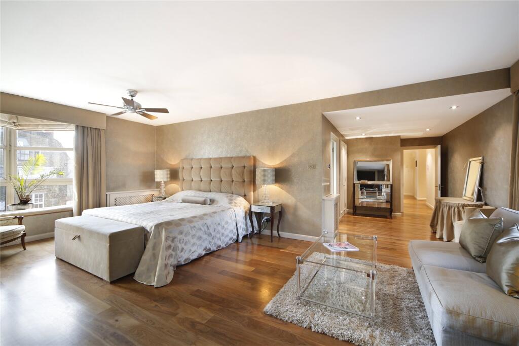 4 bed 1st Floor Flat for rent in Battersea. From John D Wood & Co. Sales - Battersea