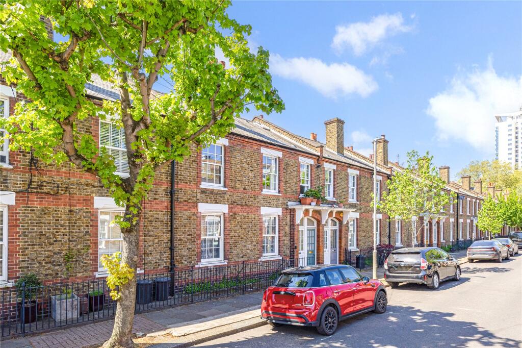 2 bed 1st Floor Flat for rent in Battersea. From John D Wood & Co. Sales - Battersea