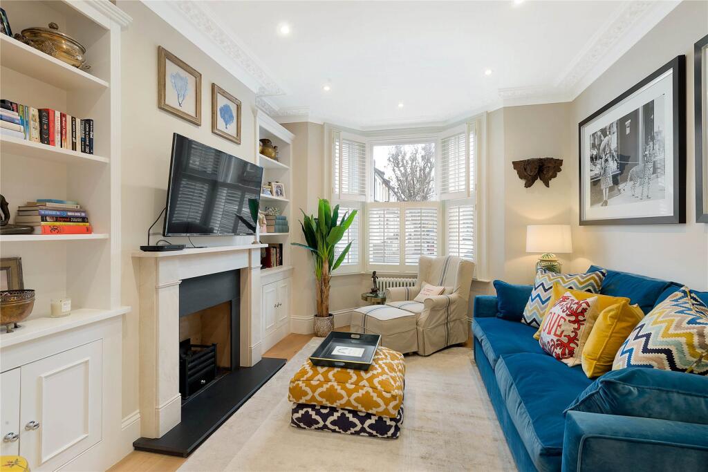 5 bed Mid Terraced House for rent in London. From John D Wood & Co. Sales - Battersea